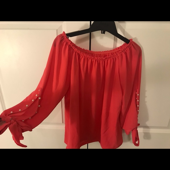 Flowy off the shoulder coral pink top! - Picture 3 of 5